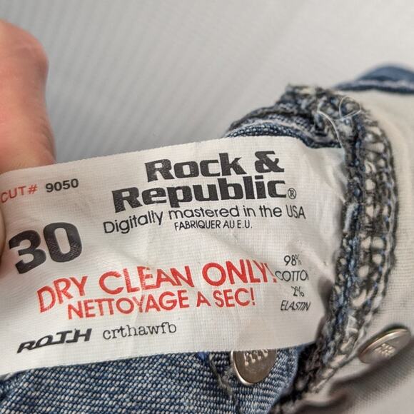 Rock & Republic 30x33 Women’s Jeans Blue Rhinestone R Pockets Bootcut Distressed - Picture 4 of 5